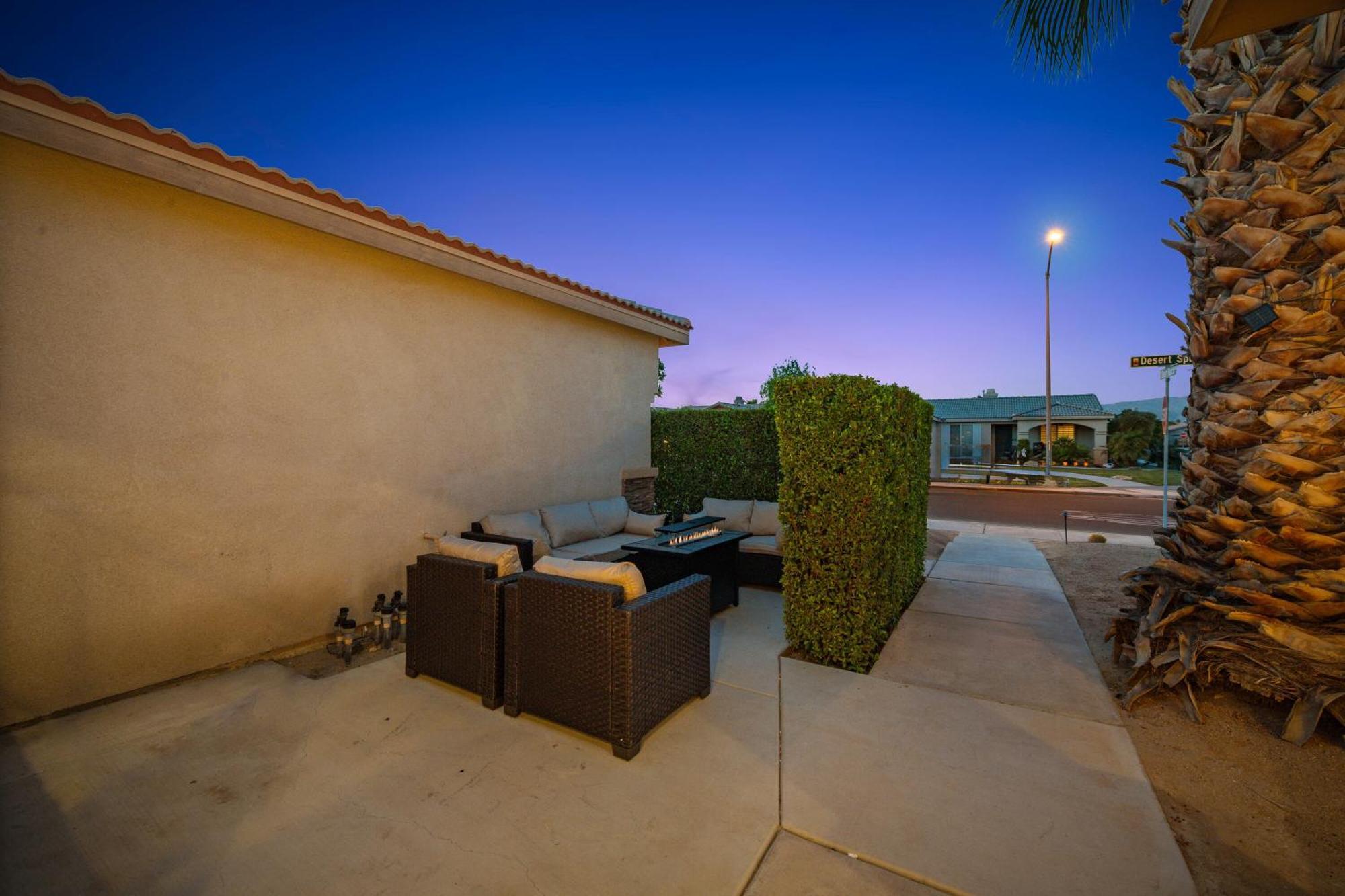 Casa Desert Muse With Heated Pool Spa Firepit Mini Golf And Games Indio Exterior foto